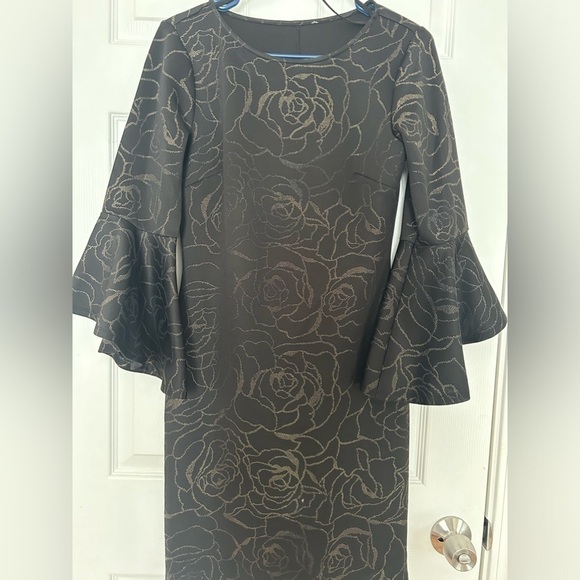 Cute black dress and gold dress - Picture 2 of 2